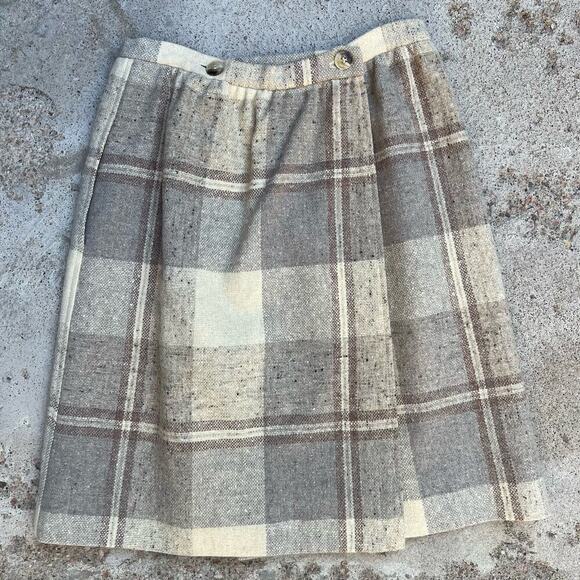 Vintage 90s Jones New York Cream Neutral Wool Plaid Print Wrap Mini Skirt - Picture 6 of 14